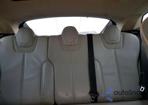 2013 Tesla Model S z USA, uszkodzony, nr VIN 5YJSA1DP6DFP07422